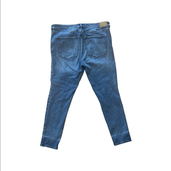 Abercrombie & Fitch Jeans EUC size 14R - Picture 3 of 3
